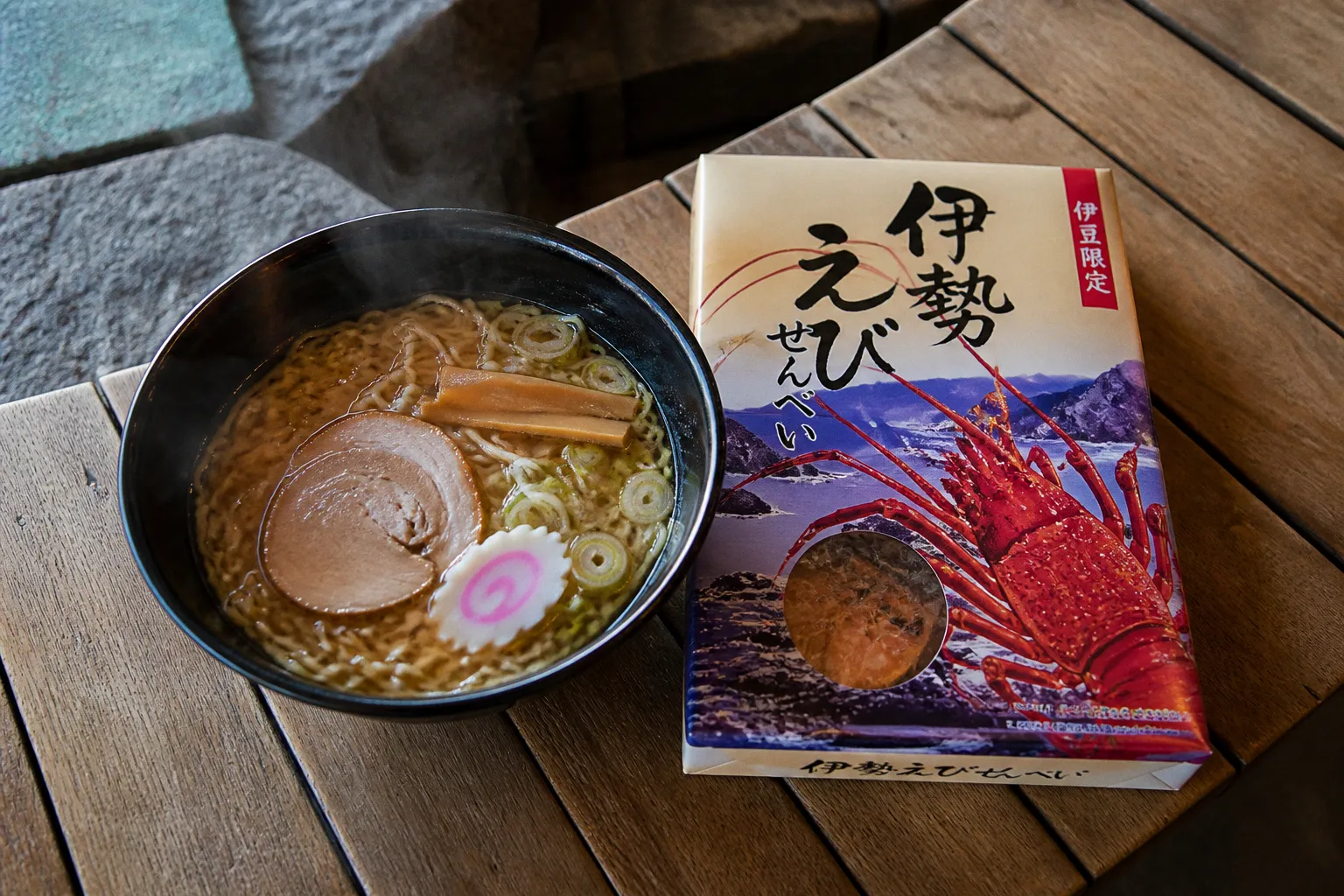 高速道路のSAグルメと沿線のローカル食堂:旅の満足度を高める食事の選び方