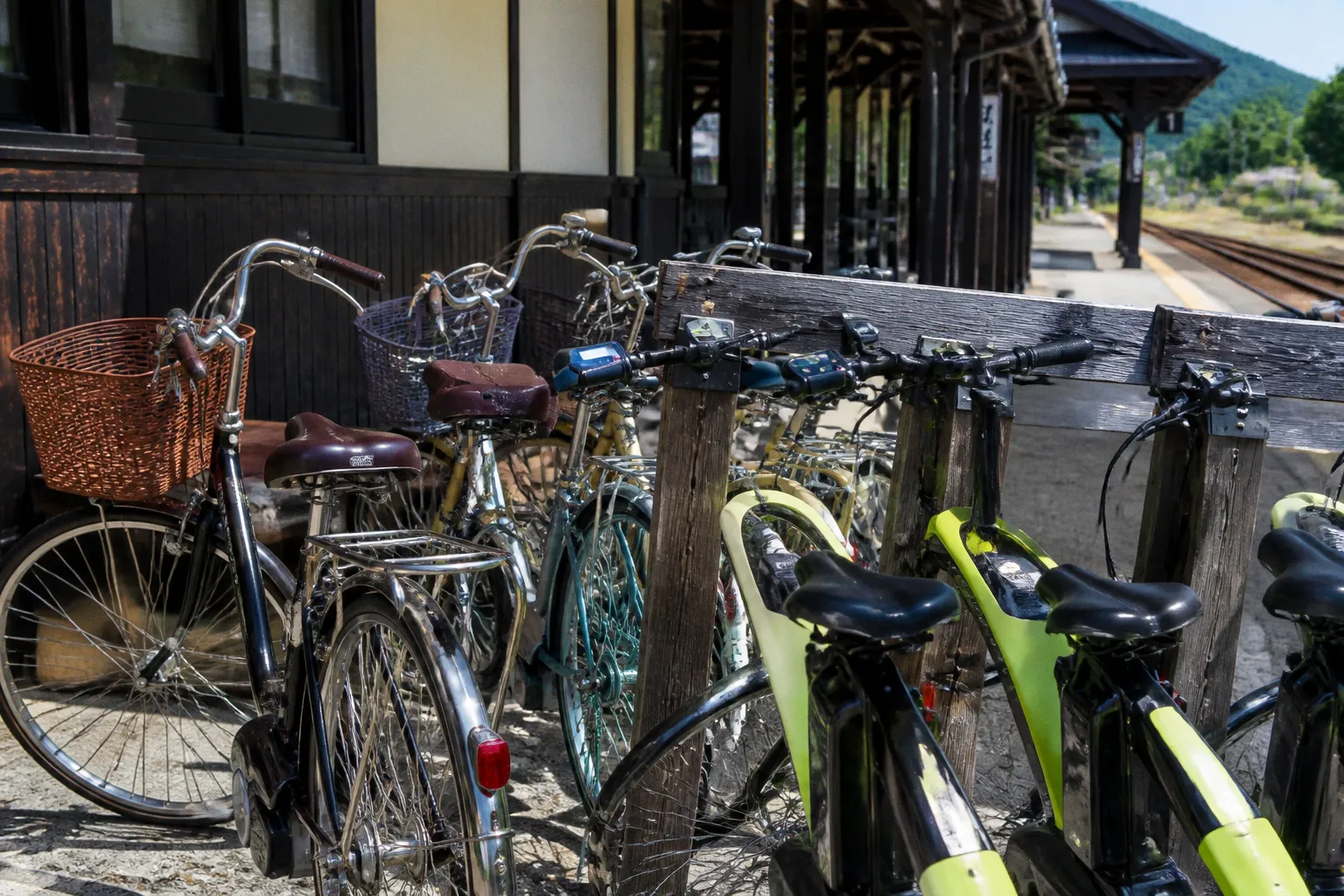 観光地のレンタサイクルとシェアサイクル：旅先での使い分けと料金の比較