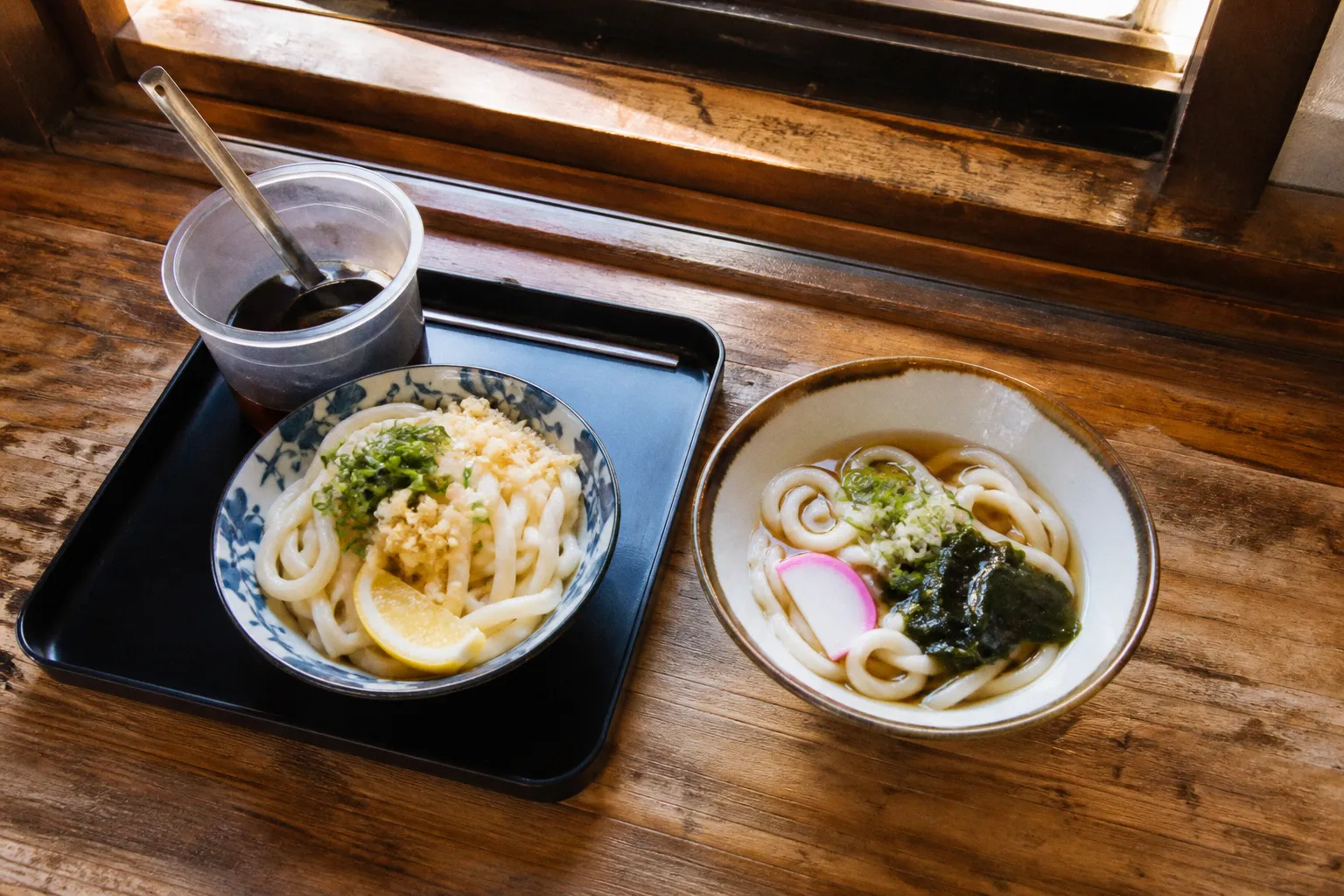 讃岐うどんのセルフ店と一般店の違い:注文システムと旅の目的に応じた選び方